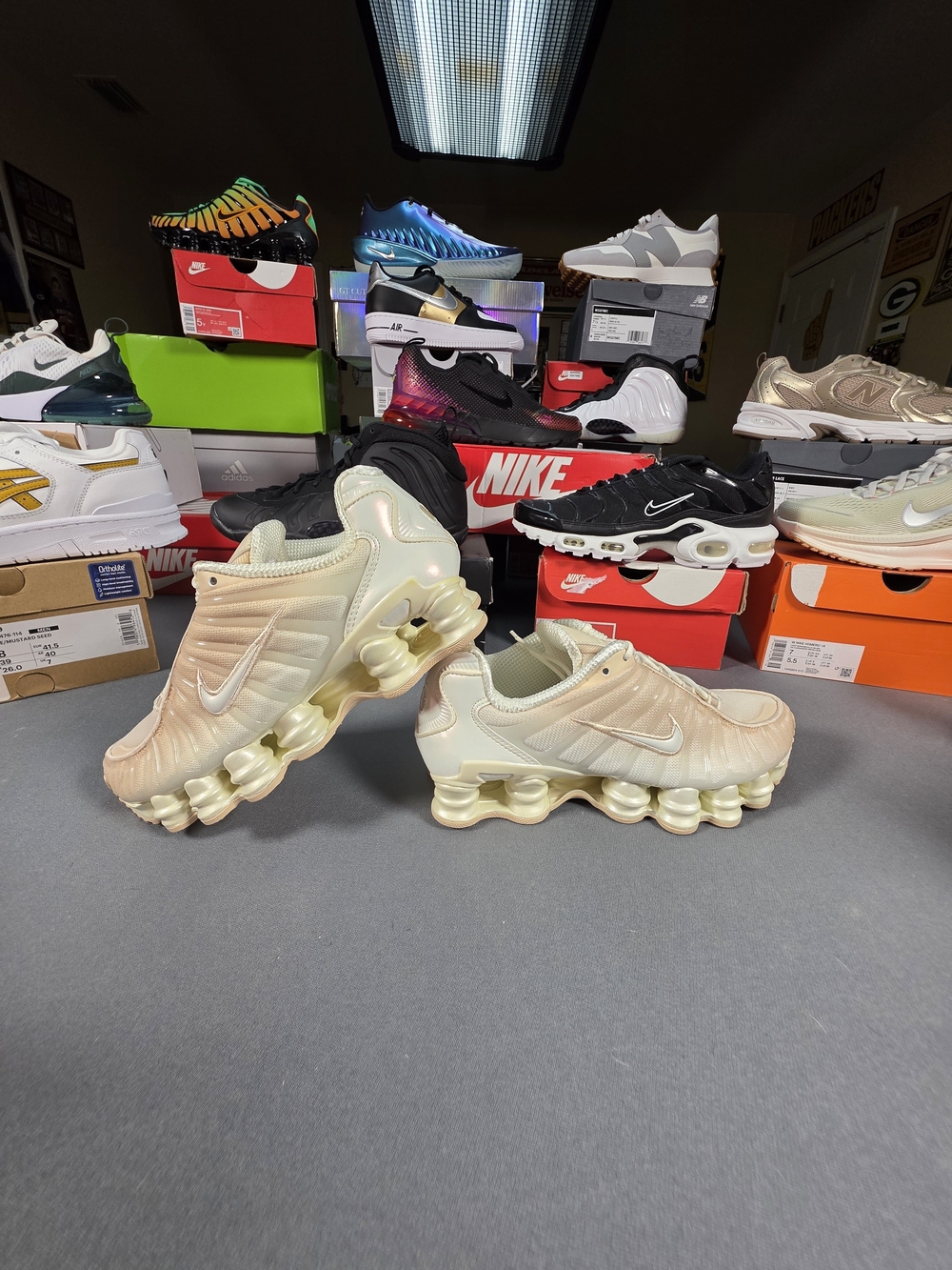 Nike Shox TL Women’s – Pearl White / Soft Pearl – Size 6.5M/8W – NEW